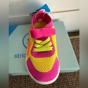 BNIB stride rite size 6 little kids sneakers